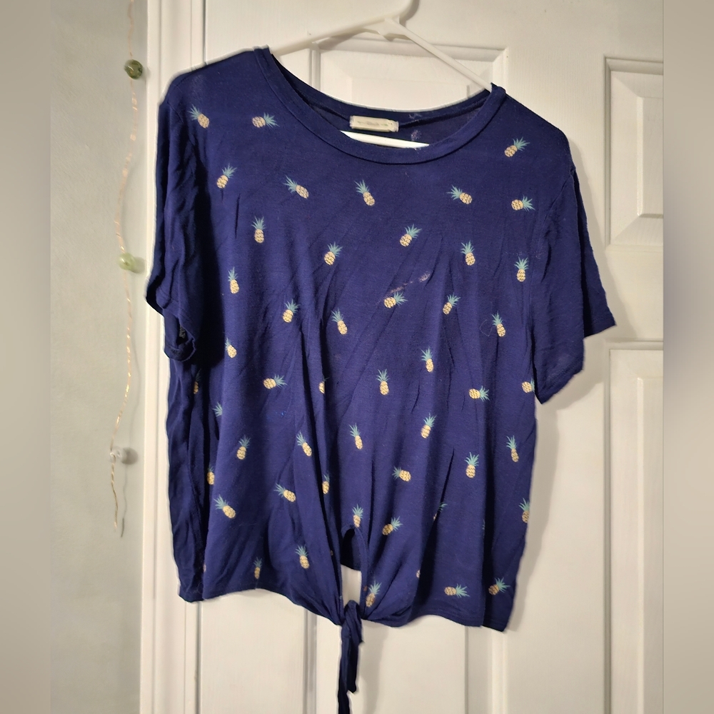 Front knot Pineapple shirt